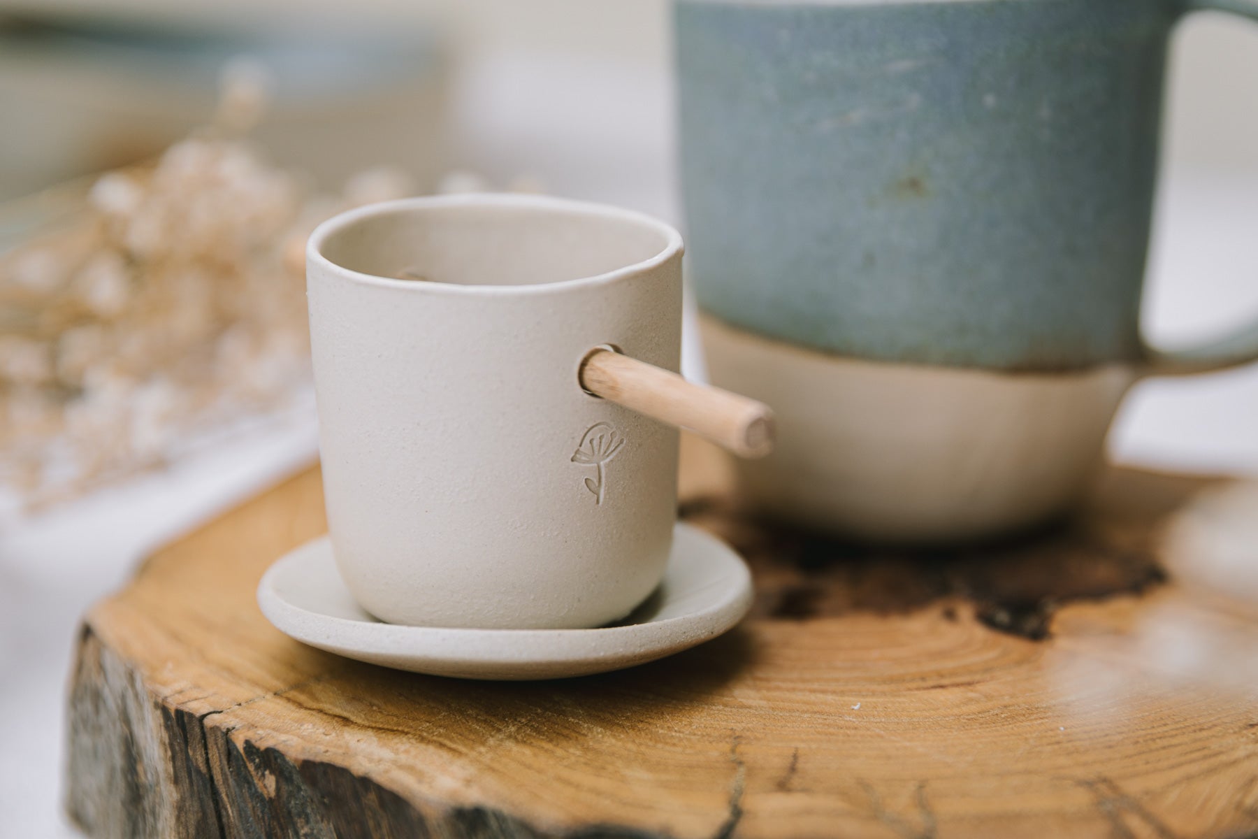 Filtre à thé et tisanes en grès avec soucoupe