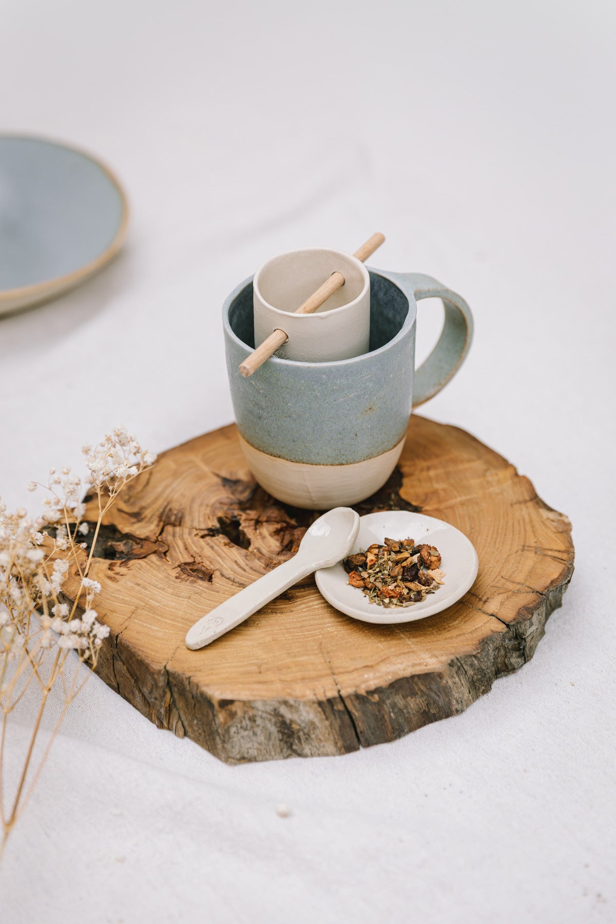 Filtre à thé et tisanes en grès avec soucoupe