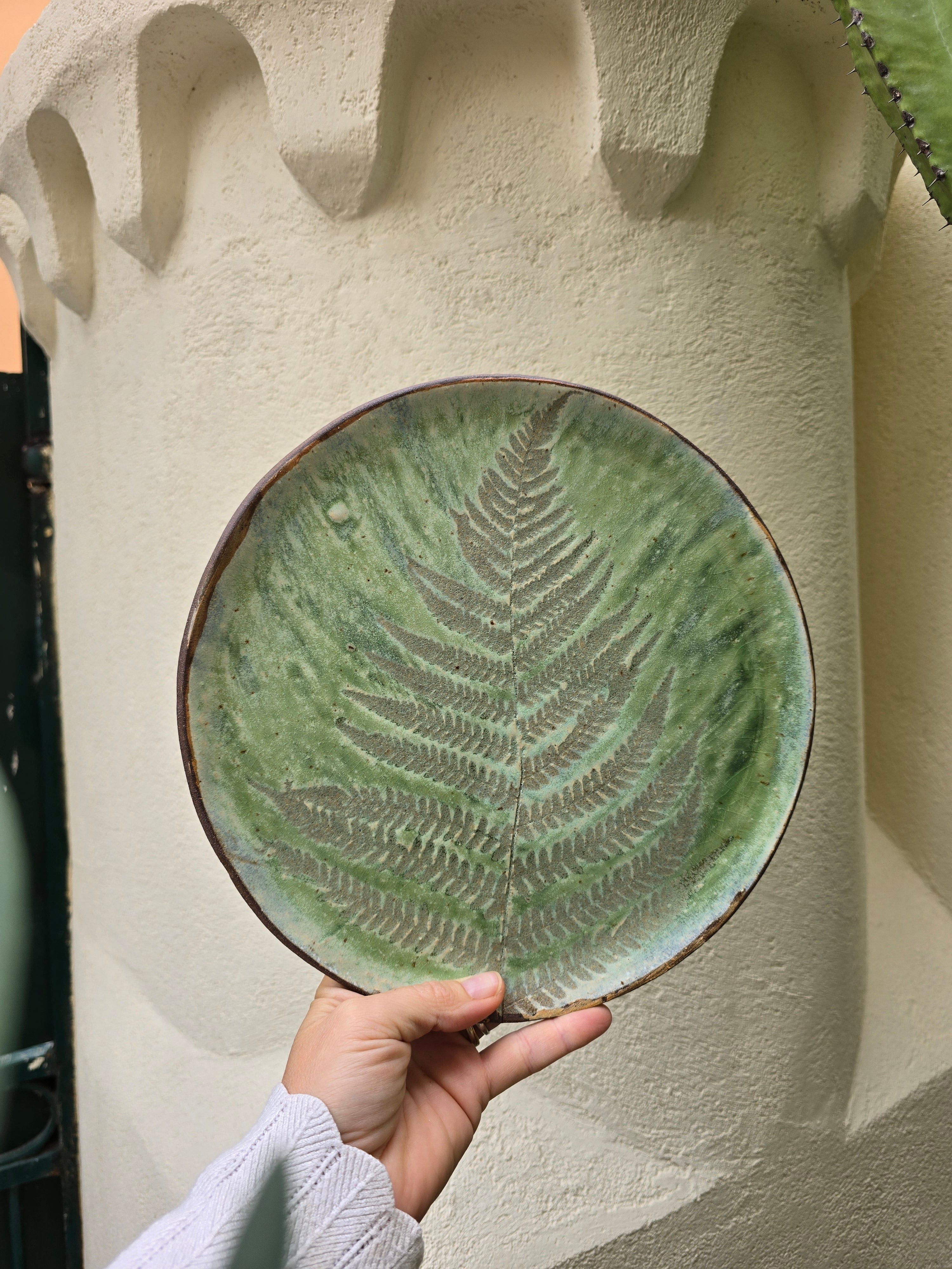 Piatto piano 25 cm in gres edizione limitata foglia di felce